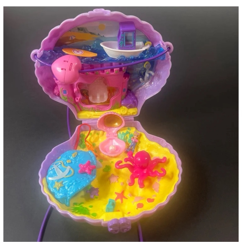 Polly pocket
